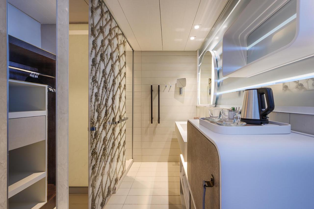 Port Tower By Isrotel Design Tel Aviv Exterior photo
